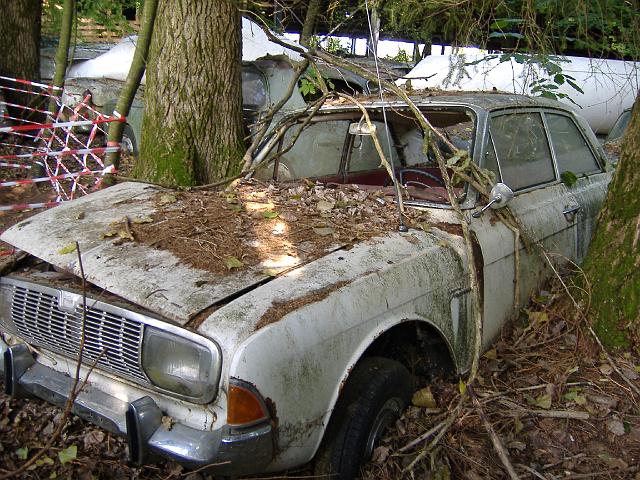 Autofriedhof - 089.JPG - Historischer Autofriedhof,    Gürbetal (CH)
